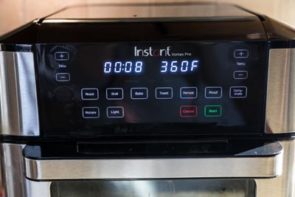 an instant pot air fryer set to 8 minutes and 360 degrees