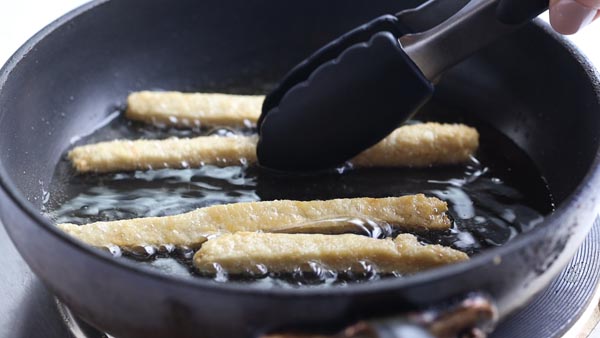 frying keto fries in hot oil