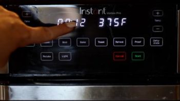 instant pot air fryer set to 12 minutes and 375 degrees
