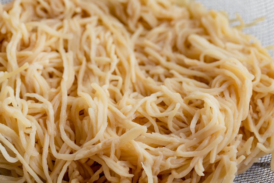 close up of hearts of palm noodles showing how much they resemble real noodles