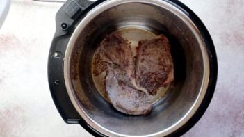 steak searing in an instant pot