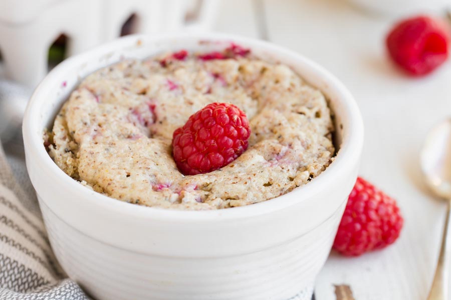 baked up oats with berries in it