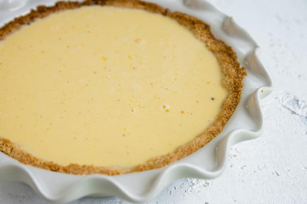 banana custard in a gluten free pie crust ready for the refrigerator