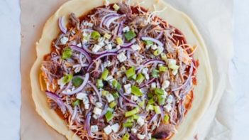 add toppings to bbq pulled pork pizza