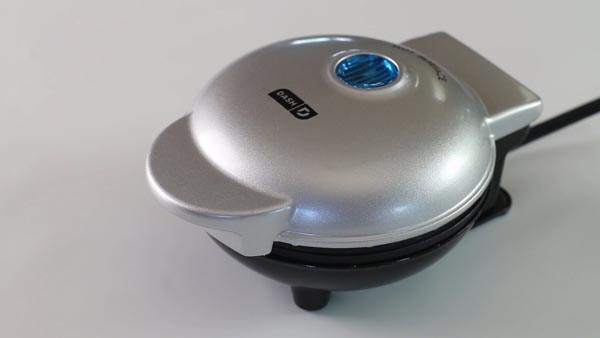 mini dash waffle maker