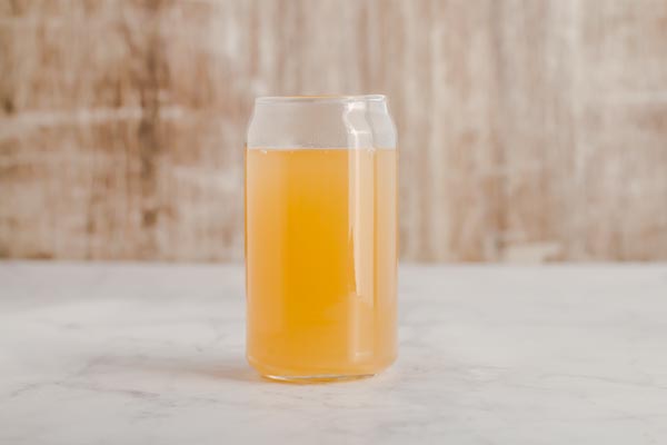 keto simple syrup in a cup