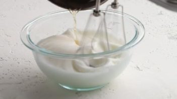 adding keto simple syrup to egg whites