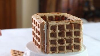 gingerbread chaffle house walls