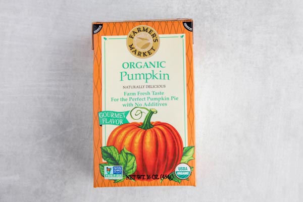 a container of 100% pumpkin puree by farmer's market