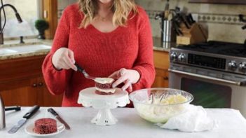 frosting a mug cake