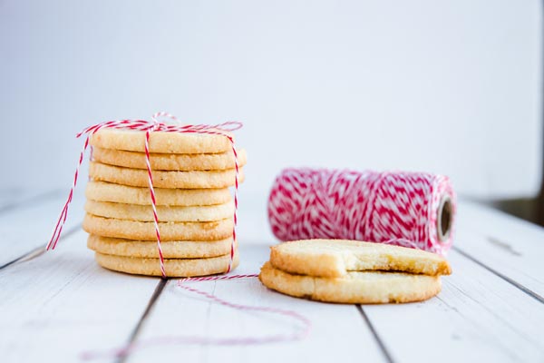 keto sugar cookies with milk