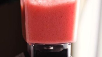 cocktail blending in a blender