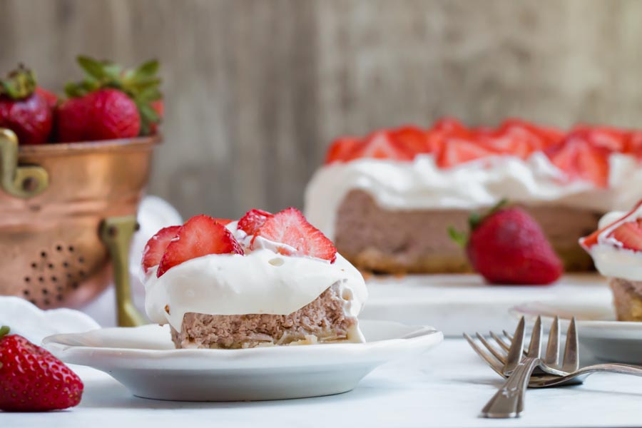 creamy keto strawberry cheesecake