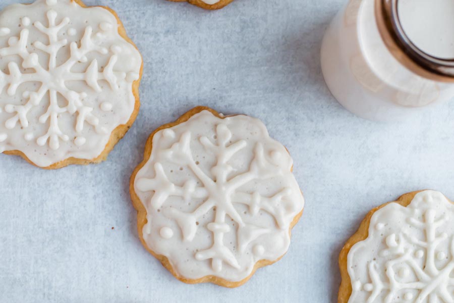 soft and chewy keto sugar cookies