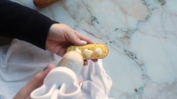 filling a twinkie with piping bag