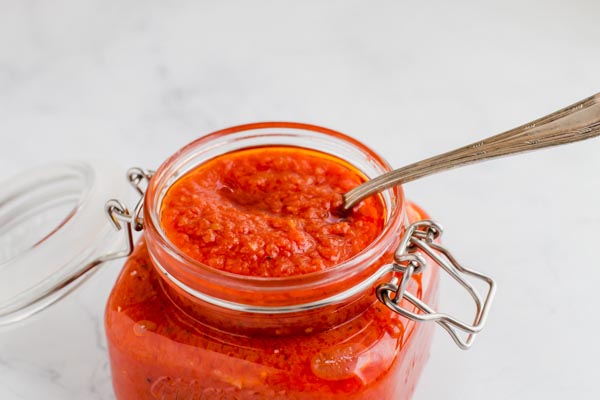 pizza sauce in jar, ready for the fridge